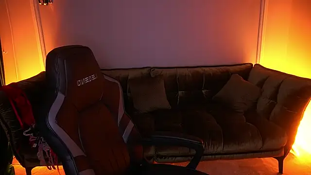 Snapshot of VixenMuse chatting on November 2025 09:07:02 PM VixenMuse online show from November 2025 09:07:02 PM