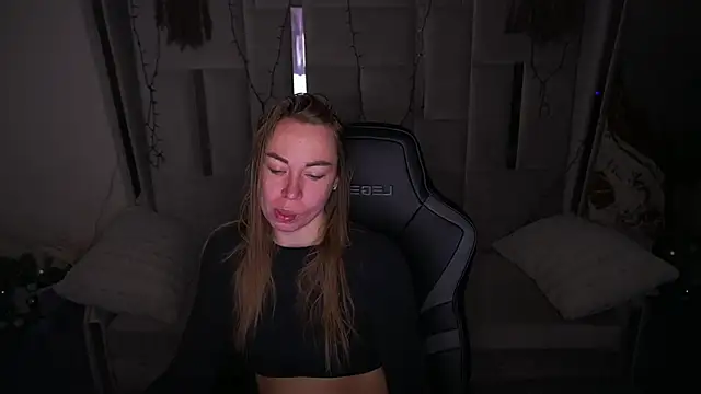 VixenMuse online show from March 2026 09:11:01 PM