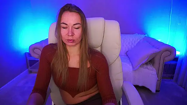 Snapshot of VixenMuse chatting on November 2025 08:47:02 PM VixenMuse online show from November 2025 08:47:02 PM