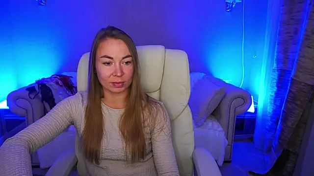 Snapshot of VixenMuse chatting on November 2025 08:56:01 PM VixenMuse online show from November 2025 08:56:01 PM