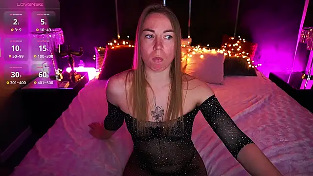 VixenMuse online show from April 2026 08:32:02 PM