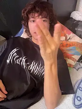 JoelnClouds online show from April 2026 06:58:02 PM