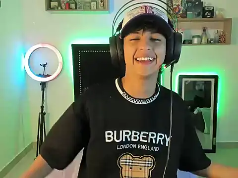 Alejo Desire online show from November 2025 05:00:02 AM