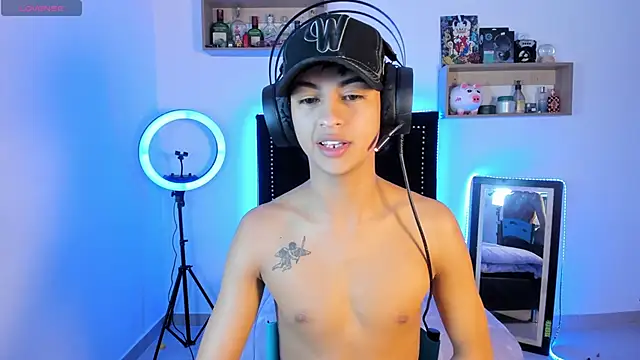 Alejo Desire online show from November 2025 05:41:01 AM