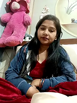 Vanshika1432 online show from November 2025 02:48:01 AM