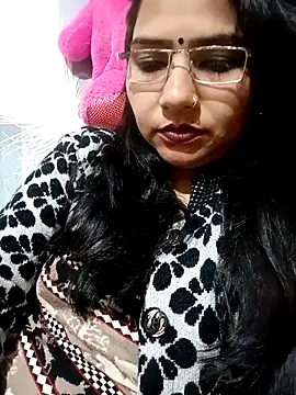 Vanshika1432 online show from November 2025 01:01:02 PM