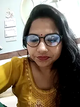 Vanshika1432 online show from October 2025 05:17:01 AM