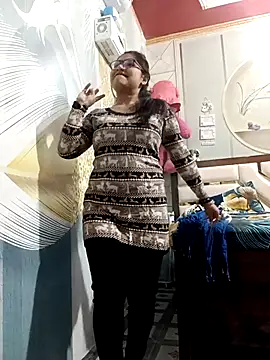 Vanshika1432 online show from November 2025 07:01:01 AM