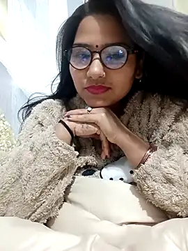 Vanshika1432 online show from November 2025 07:58:01 PM