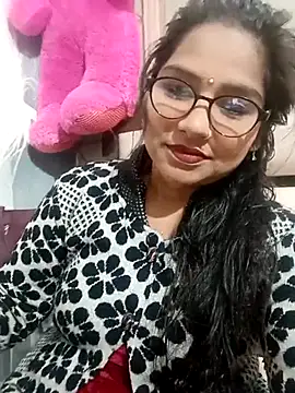 Vanshika1432 online show from November 2025 03:51:01 AM