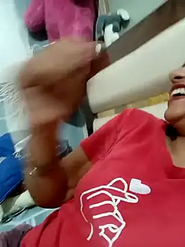 Vanshika1432 online show from November 2025 07:29:01 PM