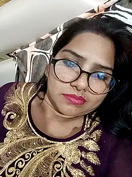 Vanshika1432 online show from November 2025 04:23:02 PM