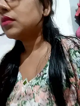 Vanshika1432 online show from November 2025 02:21:01 PM