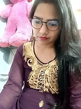 Vanshika1432 online show from November 2025 04:17:02 AM