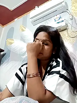 Vanshika1432 online show from October 2025 12:34:02 AM