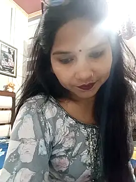 Vanshika1432 online show from October 2025 12:30:02 PM