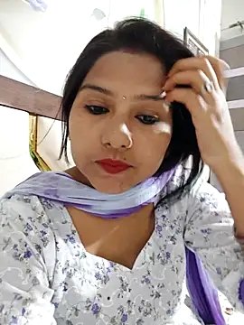 Vanshika1432 online show from October 2025 05:33:02 AM