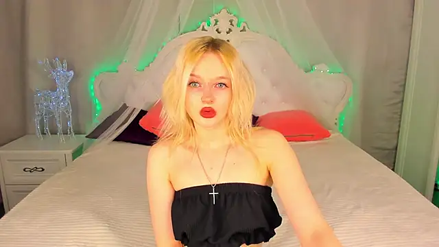 Snapshot of AlessaKiss chatting on December 2025 08:41:02 AM AlessaKiss online show from December 2025 08:41:02 AM