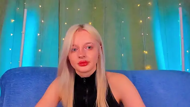 Snapshot of AlessaKiss chatting on June 2026 02:38:01 AM AlessaKiss online show from June 2026 02:38:01 AM