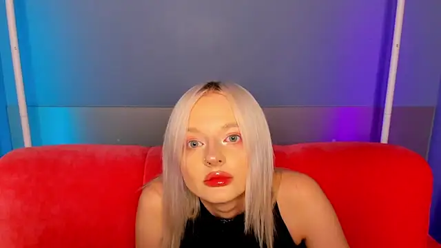 Snapshot of AlessaKiss chatting on June 2026 01:44:02 AM AlessaKiss online show from June 2026 01:44:02 AM