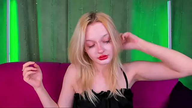 AlessaKiss online show from November 2025 09:19:02 AM