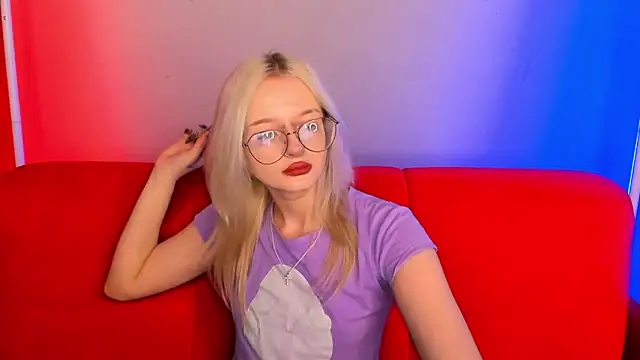 Snapshot of AlessaKiss chatting on February 2026 01:47:01 AM AlessaKiss online show from February 2026 01:47:01 AM