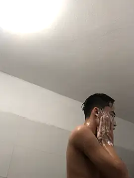 liamhn2k4 online show from October 2025 01:41:02 PM
