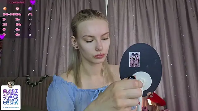 Snapshot of Sunshine_agata chatting on June 2026 05:05:01 AM Sunshine agata online show from June 2026 05:05:01 AM