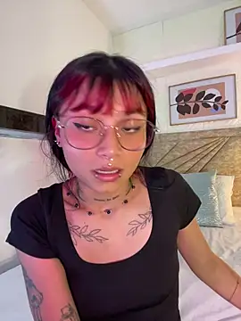 Emma duff online show from March 2026 07:48:02 PM