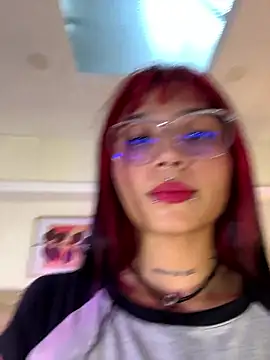 Snapshot of Emma_duff chatting on July 2026 07:43:02 PM Emma duff online show from July 2026 07:43:02 PM