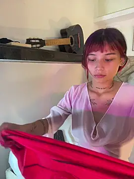 Emma duff online show from April 2026 07:42:01 PM