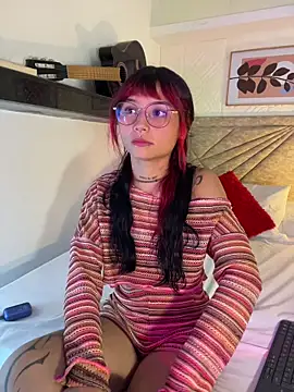 Emma duff online show from April 2026 07:39:01 PM