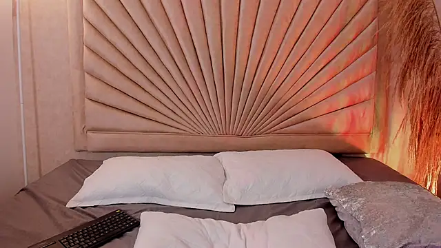 Emma duff online show from November 2025 12:15:02 PM