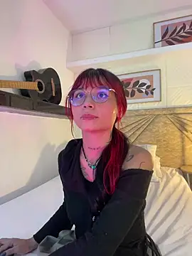 Emma duff online show from March 2026 07:47:01 PM