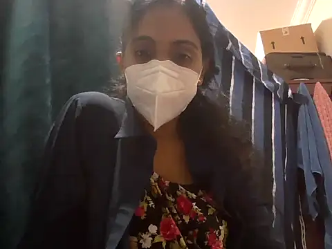 shainiasha1 online show from May 2026 06:17:02 PM