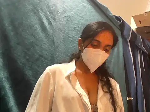 shainiasha1 online show from May 2026 05:31:02 PM
