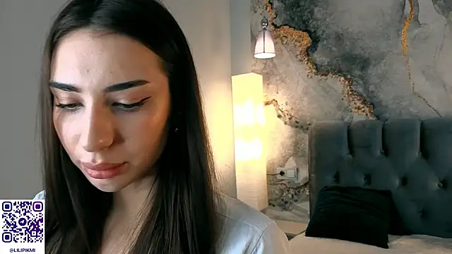 Chloewilldd online show from November 2025 02:26:02 AM