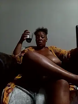 boobsqueenxo online show from February 2026 09:12:02 PM