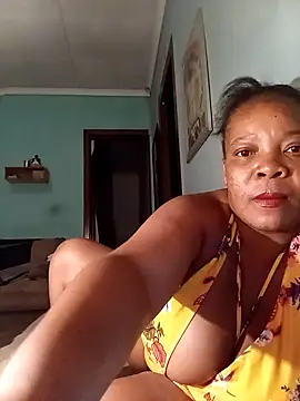 boobsqueenxo online show from February 2026 06:04:01 PM