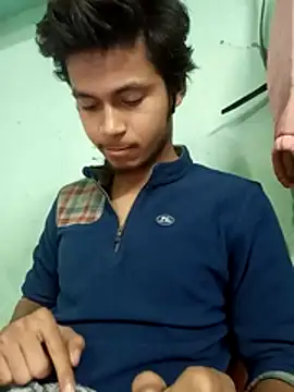 Snapshot of maxmishra18 chatting on December 2025 03:44:02 AM maxmishra18 online show from December 2025 03:44:02 AM