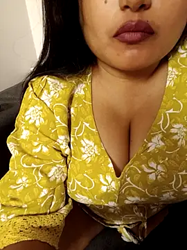 Cuty-Lina online show from November 2025 02:23:01 PM