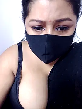 Cuty-Lina online show from November 2025 05:49:02 PM