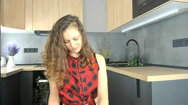 Snapshot of FoxFever chatting on November 2025 06:46:01 AM FoxFever online show from November 2025 06:46:01 AM