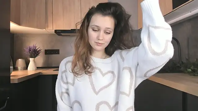 Snapshot of FoxFever chatting on December 2025 06:37:02 AM FoxFever online show from December 2025 06:37:02 AM