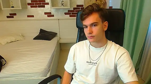 BradyFlint online show from October 2025 06:21:02 AM