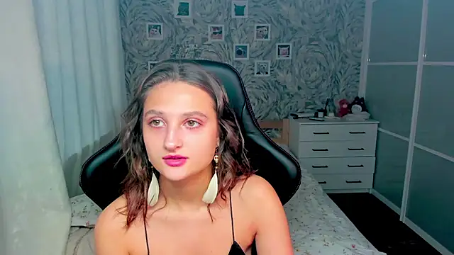 mishel amurr online show from November 2025 01:45:01 AM