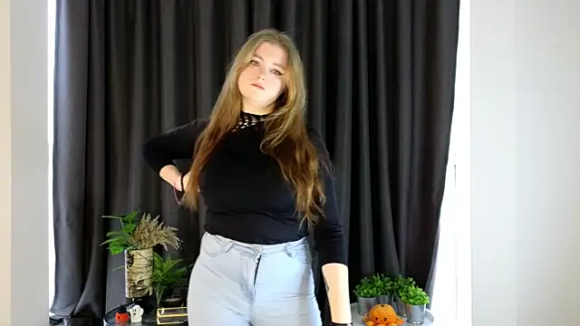 NightSaffron online show from December 2025 07:42:02 AM