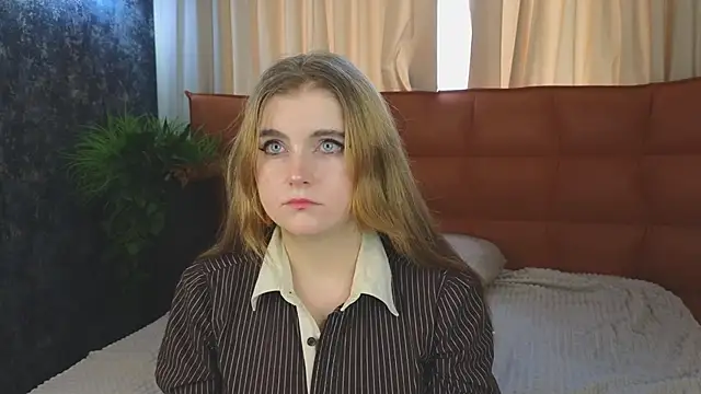 NightSaffron online show from November 2025 06:46:02 AM