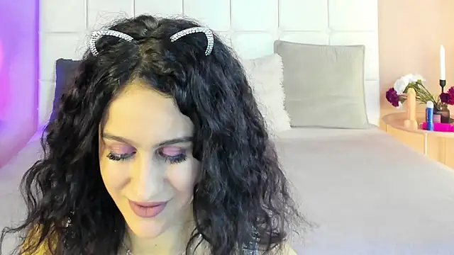 Snapshot of IzieCarter chatting on October 2025 07:24:01 PM IzieCarter online show from October 2025 07:24:01 PM