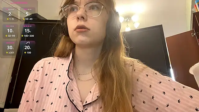 Snapshot of JuneCooper chatting on October 2025 08:13:01 AM JuneCooper online show from October 2025 08:13:01 AM